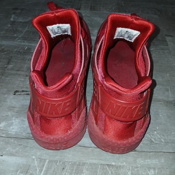 Mens Nike huarache sneakers size 12 red used - Picture 2 of 4